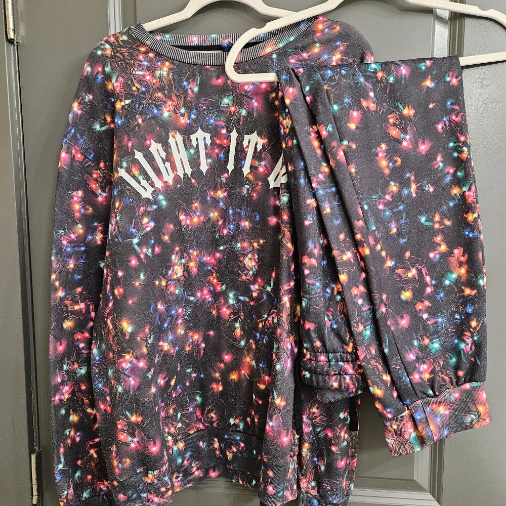 H&M Divided Men’s Christmas Lights Sweatshirt & Joggers Set L/M